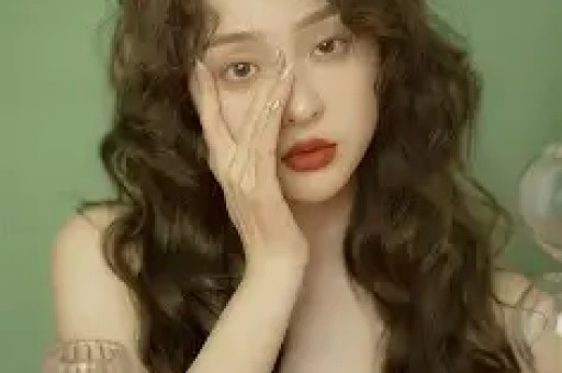 真离谱!叶璇与继母遭亡父保姆起诉其父亲连祖坟都不能埋进去